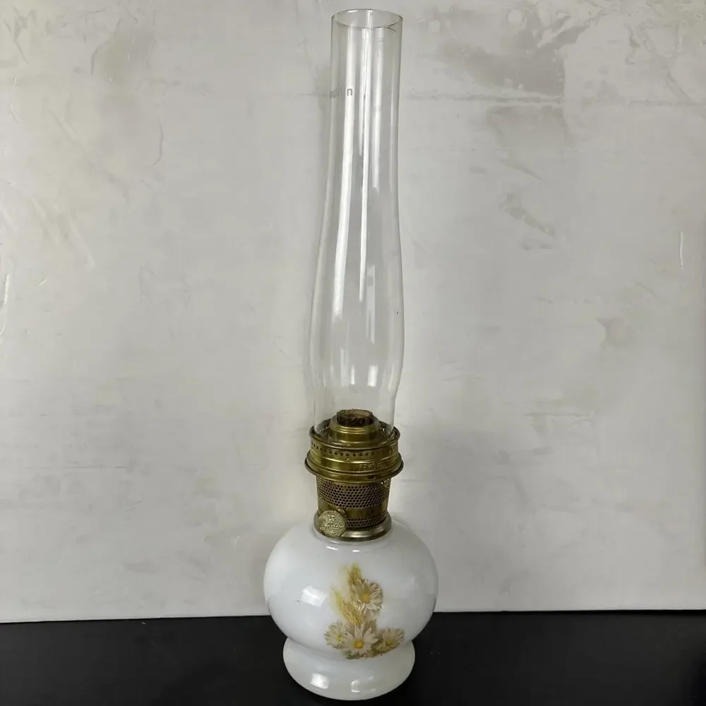Aladdin American Classic Incandescent‎ Oil Lamp Wheat Flower Model # C-6104M
